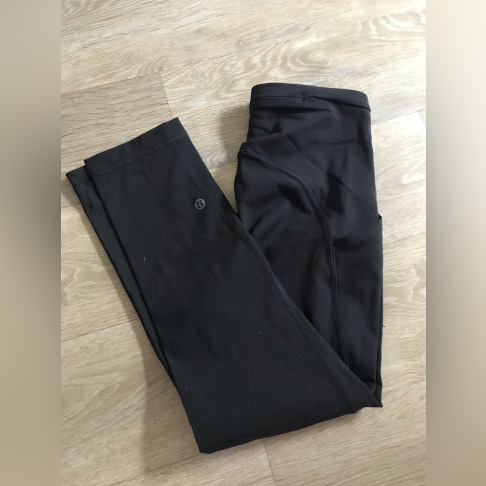 Lululemon Leggings 7/8 with side pockets and back pocket